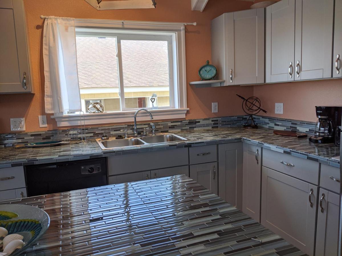 2508 Beach Rd, Semi-Oceanfront, Pool/Hot Tub Nags Head Exterior photo