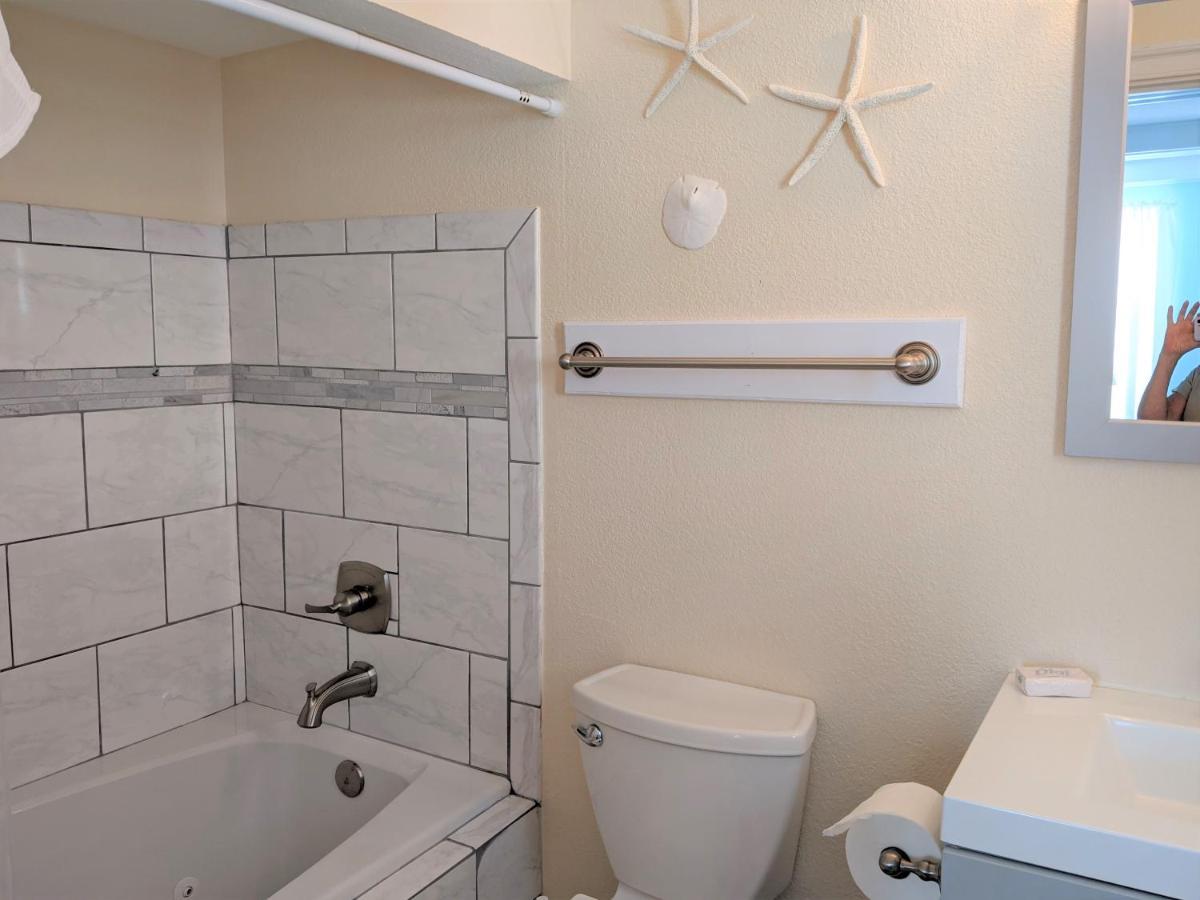2508 Beach Rd, Semi-Oceanfront, Pool/Hot Tub Nags Head Exterior photo